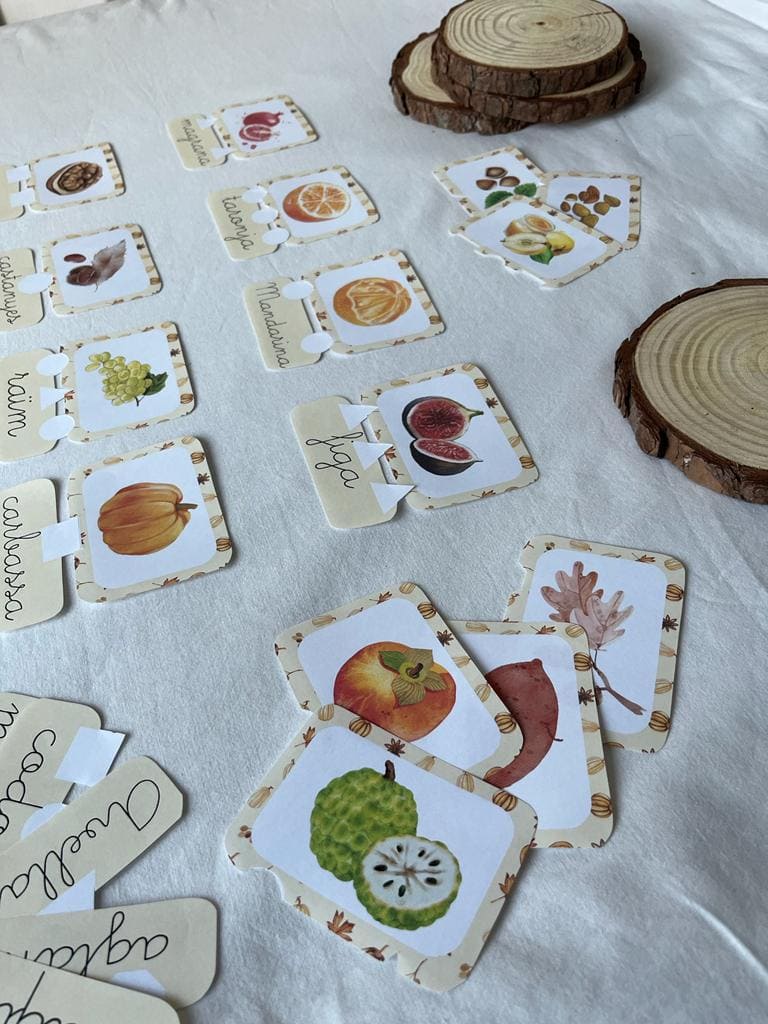 ¡Juego de emparejar el fruto del otoño con su nombre! Castellano - MAYÚSCULA
