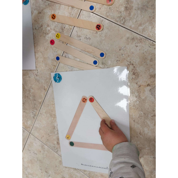 GEOMETRÍA CON NEGRAS Y DOS CORCHEAS