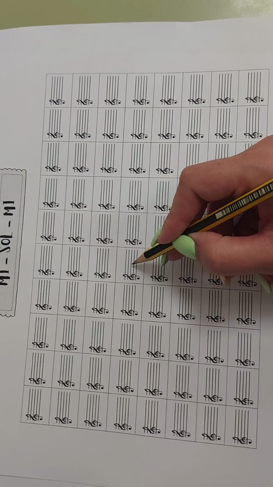 CUADRILLA JUEGO OSO NOTAS MUSICALES