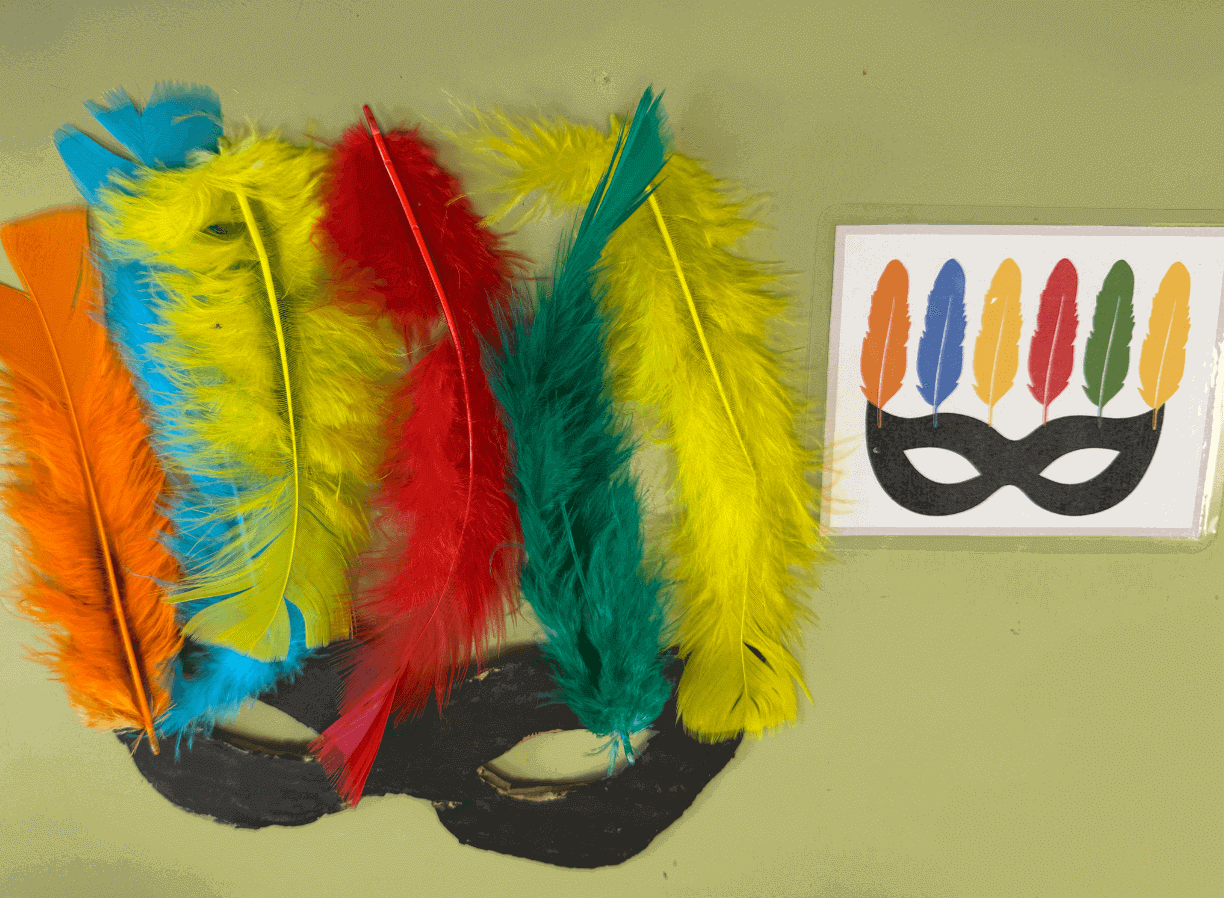 Máscaras de carnaval con plumas